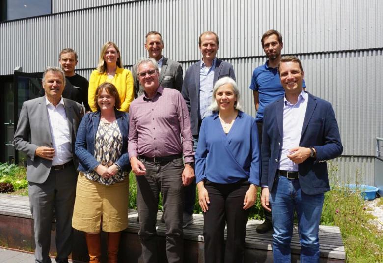 Die Nachhaltigkeitskoordinator:innen und (Vize-)Rektor:innen der acht Tiroler Hochschulen treffen sich regelmäßig, um gemeinsame Synergien und Kooperationen auszuloten. 