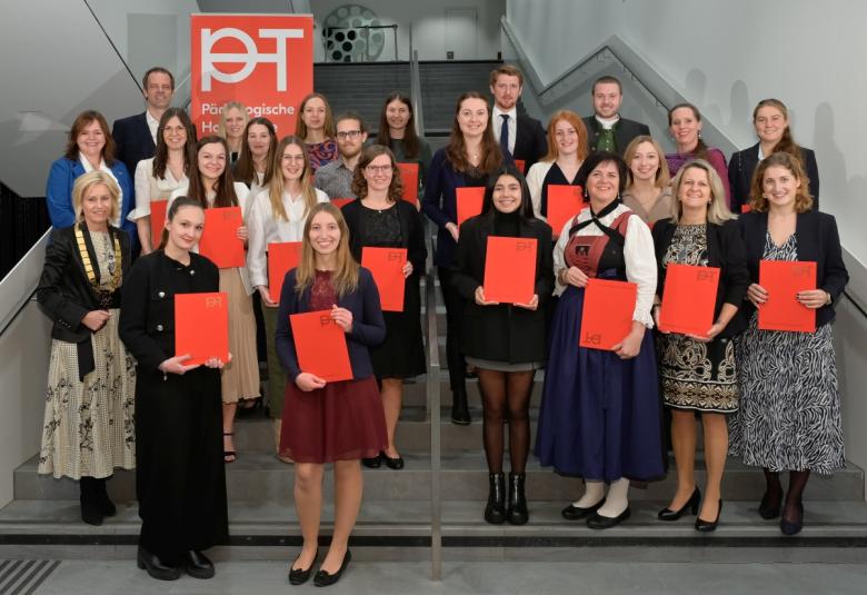 Am Freitag, den 15. Dezember wurden die Absolvent:innen der PH Tirol feierlich graduiert.
