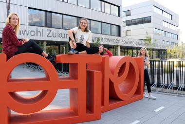 Expert:in für neue Medien