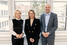 Der Vorstand der ROEP mit der Stv. Vorsitzenden PH-Tirol-Rektorin Regine Mathis, Rektorin und Vorsitzender der ROEPH Beatrix Karl, Stv. Vorsitzendem Rektor der KPH Edith-Stein Nikolaus Janovsky.