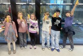 Kinder bei BNE-Aktivität